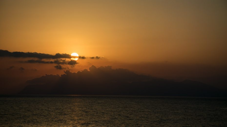 Sonnenaufgang über dem Meer